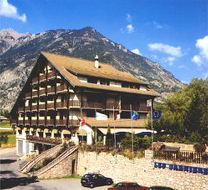 Hotel Les Barnieres Guillestre Extérieur photo